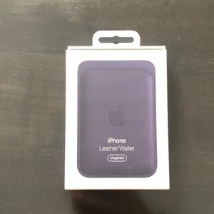iPhone leather wallet - black - mag safe - NWT